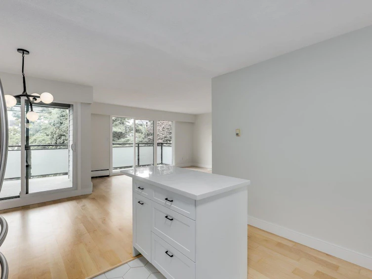 307-2255 York Avenue, Vancouver, BC, V6K 1C5 - 5