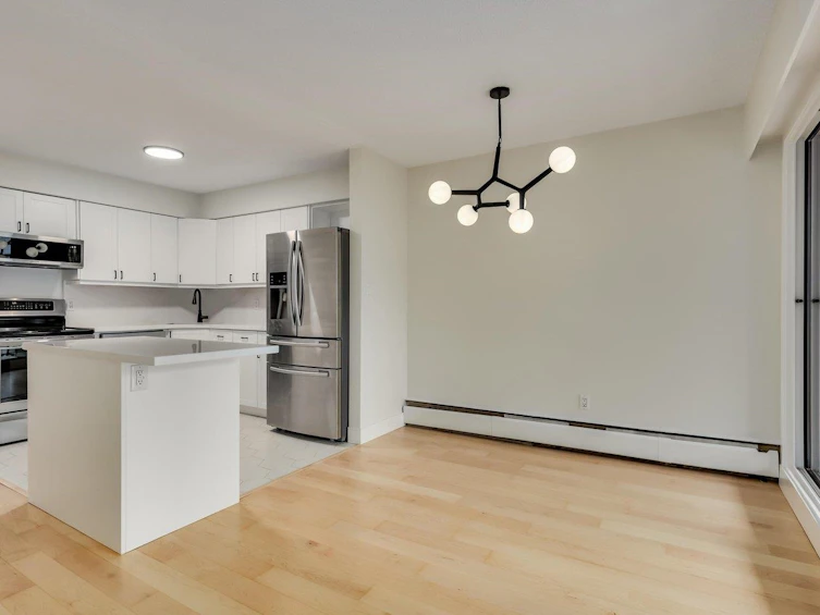 307-2255 York Avenue, Vancouver, BC, V6K 1C5 - 6