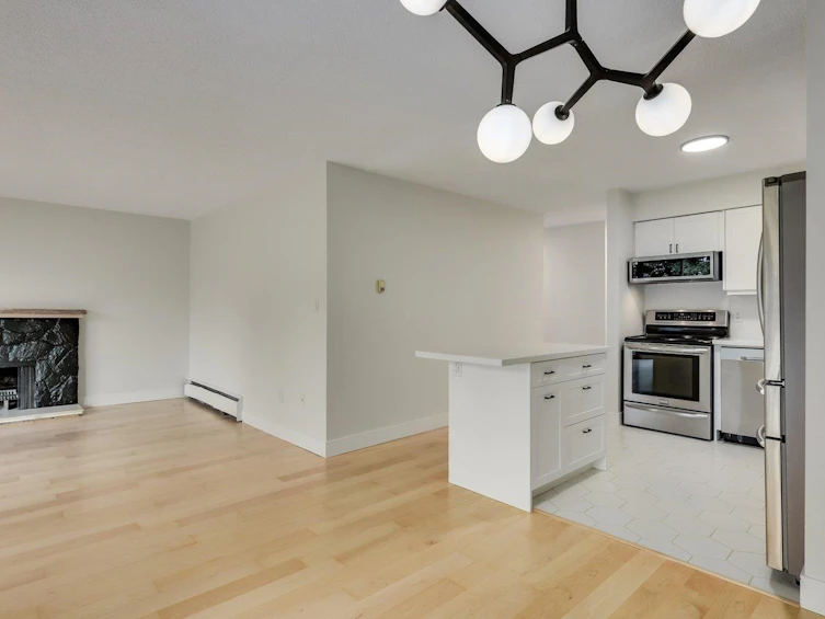307-2255 York Avenue, Vancouver, BC, V6K 1C5 - 8