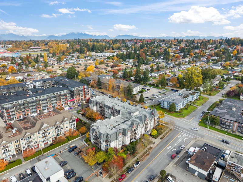 403 - 17769 57th Avenue, Surrey BC V3S 1H1
