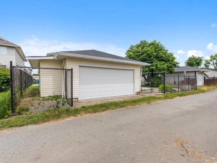 34654 7 Avenue, Abbotsford, BC, V2S 8C4 - 36