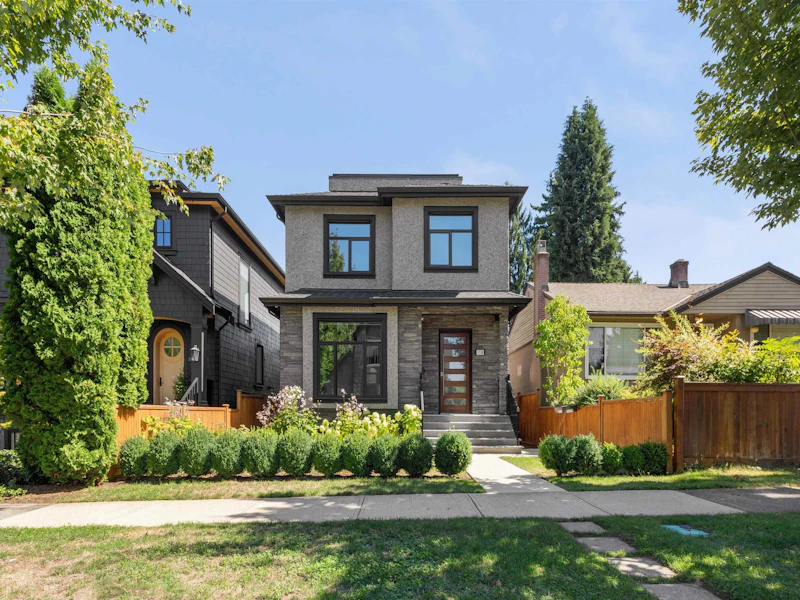 5318 Prince Edward Street, Vancouver BC V5W 2X6