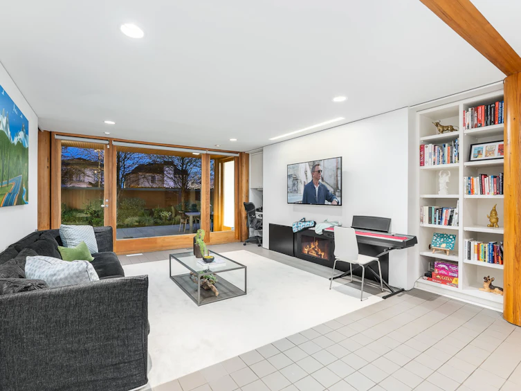 1299 W 57th Avenue, Vancouver, BC, V6P 1S6 - 8