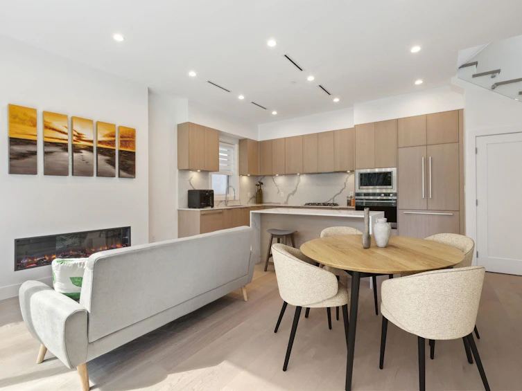 7855 Ontario Street, Vancouver, BC, V5X 3C8 - 7