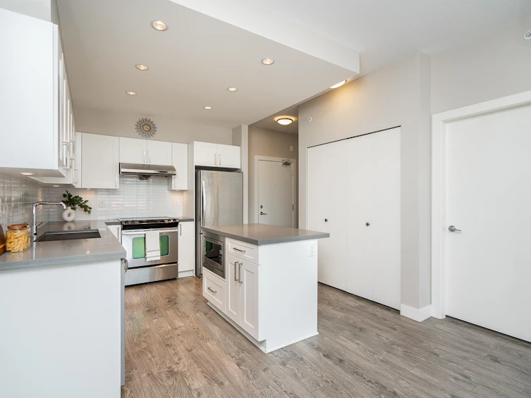 2410-963 Charland Avenue, Coquitlam, BC, V3K 0E2 - 7