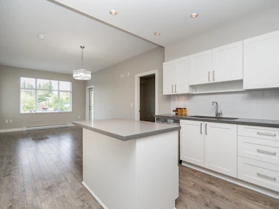 2410-963 Charland Avenue - 4