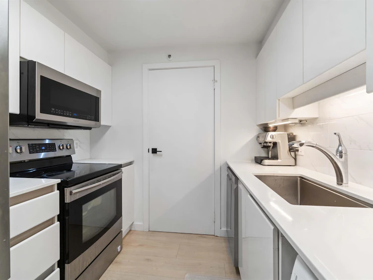 1303-930 Cambie Street, Vancouver, BC, V6B 5X6 - 5