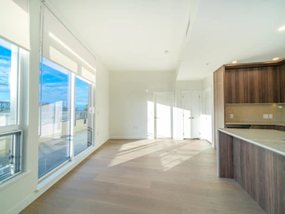 506-5212 Cambie Street - 3
