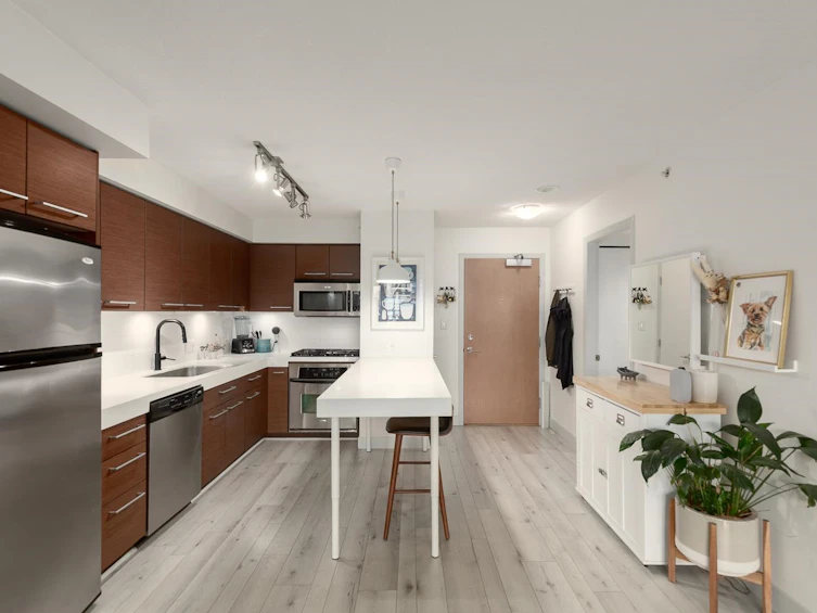 903-2770 Sophia Street, Vancouver, BC, V5T 0A4 - 2
