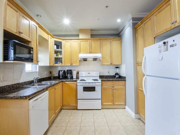 1550 E 1st Avenue, Vancouver, BC, V5N 1A5 - 17