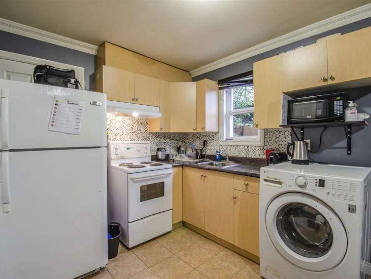 1550 E 1st Avenue, Vancouver, BC, V5N 1A5 - 20