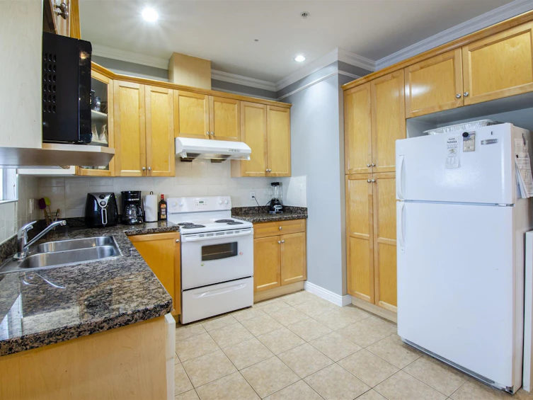 1550 E 1st Avenue, Vancouver, BC, V5N 1A5 - 19