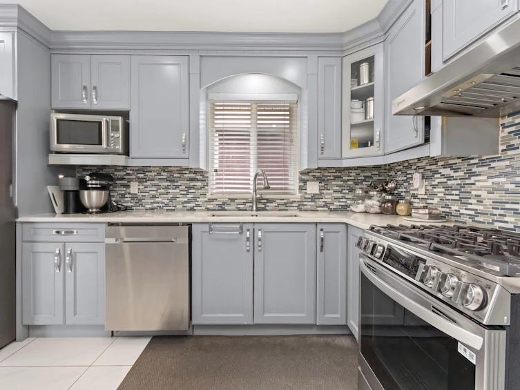 13398 89 Avenue, Surrey, BC, V3V 7W1 - 13