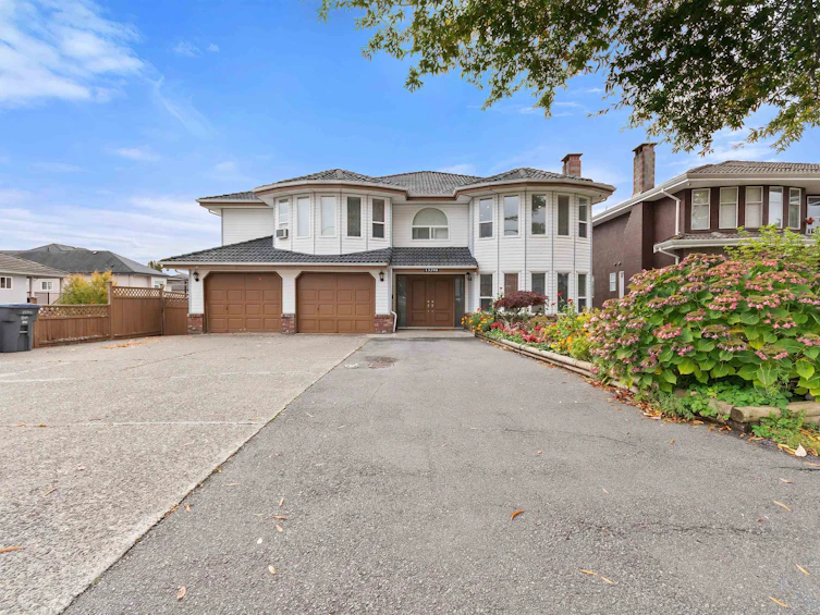 13398 89 Avenue, Surrey, BC, V3V 7W1