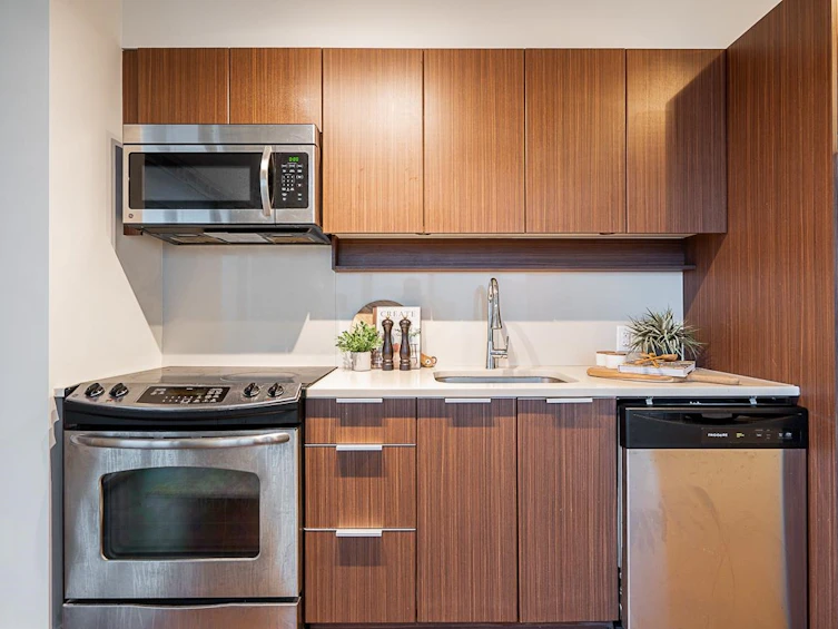 2306-13308 Central Avenue, Surrey, BC, V3T 0M4 - 6