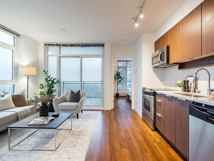 2306-13308 Central Avenue, Surrey, BC, V3T 0M4 - 8