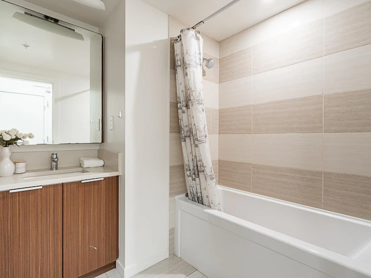 2306-13308 Central Avenue, Surrey, BC, V3T 0M4 - 16