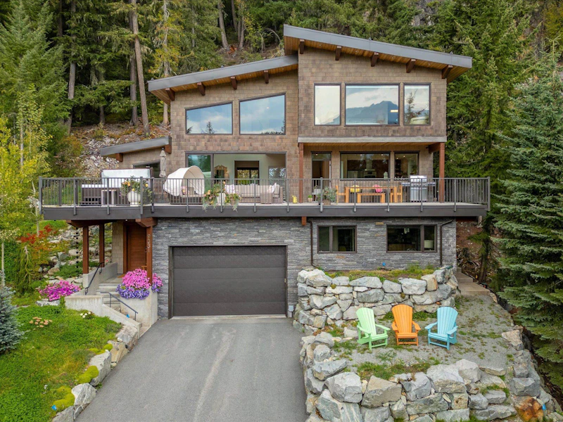 9331 Emerald Drive, Whistler BC V0N 1B9