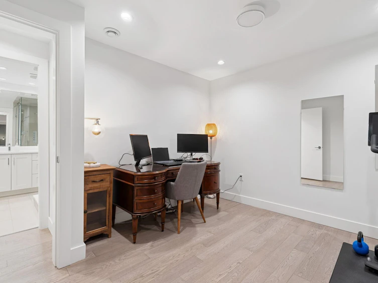 2008 Larson Road, North Vancouver, BC, V7M 0E1 - 21