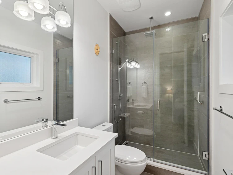 2008 Larson Road, North Vancouver, BC, V7M 0E1 - 14