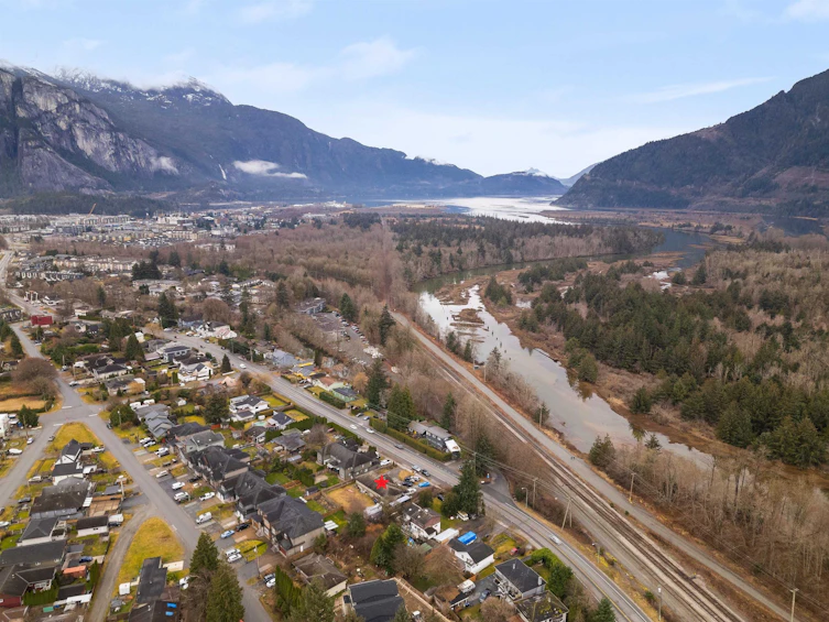 38850 Buckley Avenue, Squamish, BC, V0N 3G0 - 15