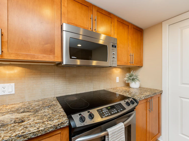 104-288 Ungless Way, Port Moody, BC, V3H 0C9 - 3