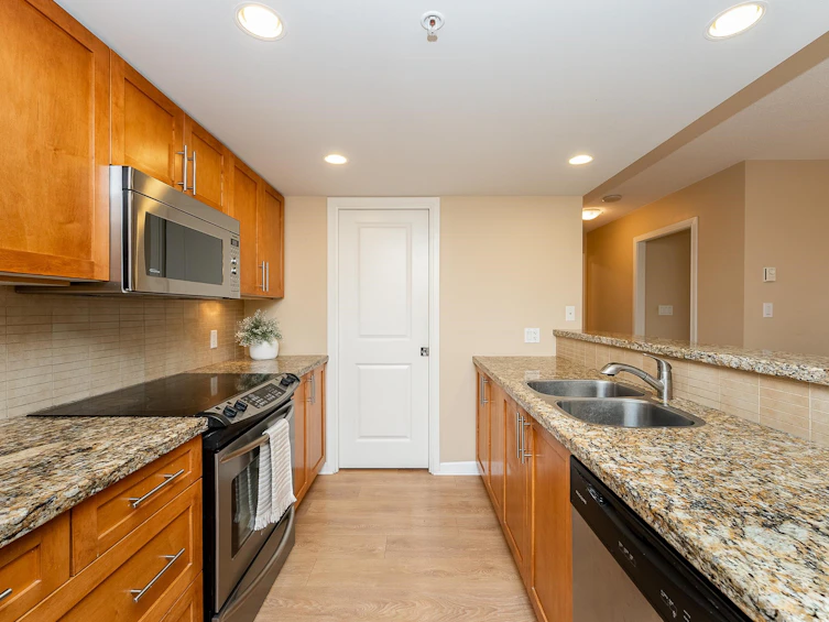 104-288 Ungless Way, Port Moody, BC, V3H 0C9 - 2