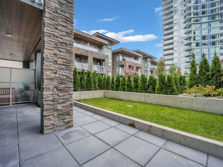 206-7123 11th Avenue, Burnaby, BC, V3N 0J6 - 7