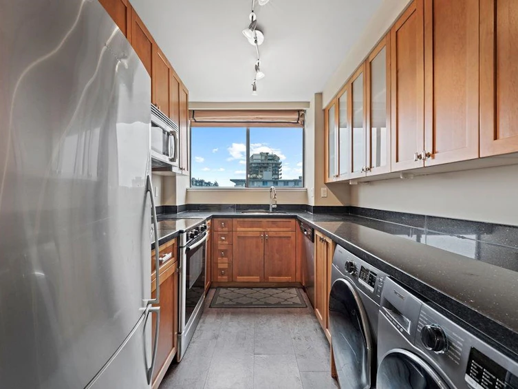 801-114 W Keith Road, North Vancouver, BC, V7M 3C9 - 11
