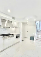 1235 Alberni Street