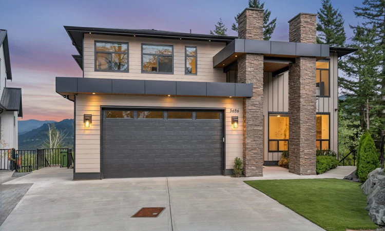 5686 Crimson Ridge