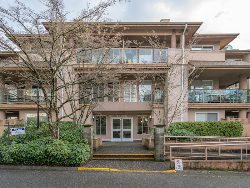 204 - 14998 101a Avenue, Surrey BC V3R 0T1