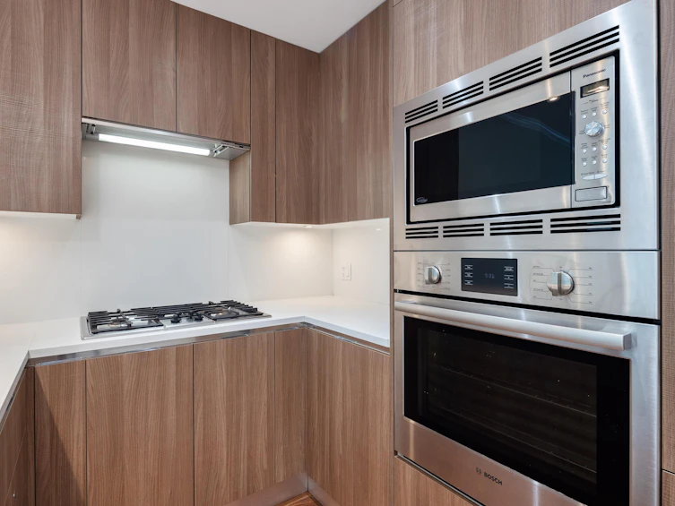 305-185 Victory Ship Way, North Vancouver, BC, V7L 0G2 - 12