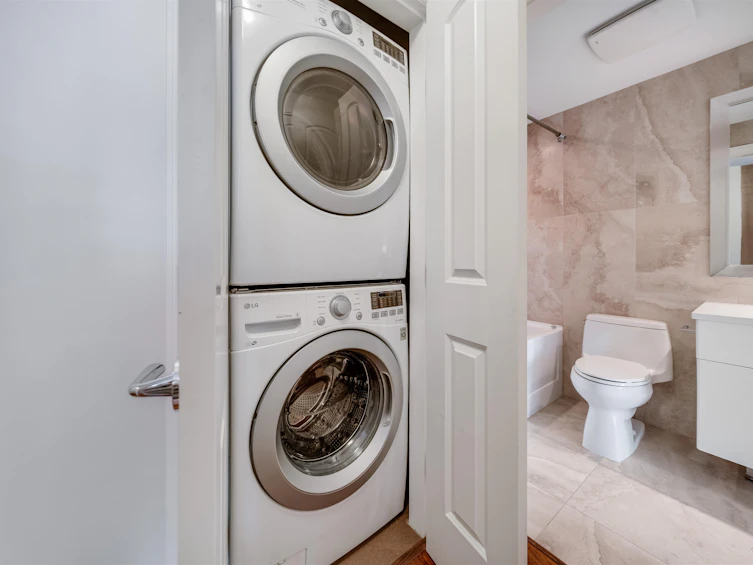 305-185 Victory Ship Way, North Vancouver, BC, V7L 0G2 - 21
