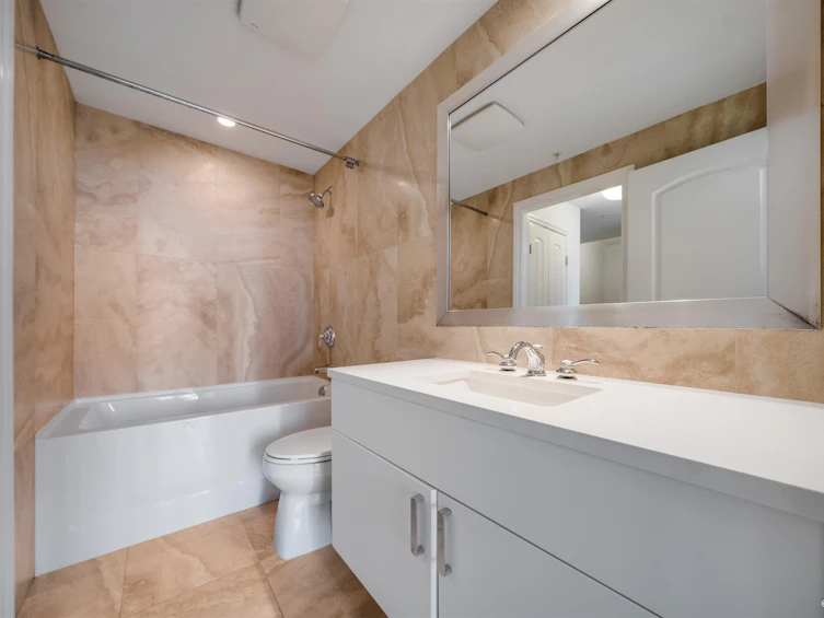 305-185 Victory Ship Way, North Vancouver, BC, V7L 0G2 - 20