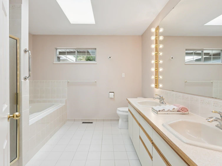 5685 Nancy Greene Way, North Vancouver, BC, V7R 4W2 - 27