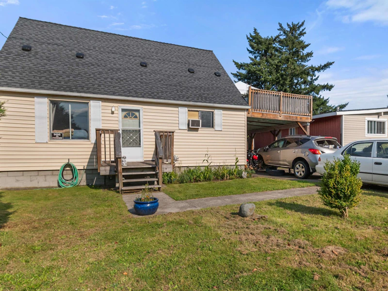709 7th Avenue, Hope BC V0X 1L4