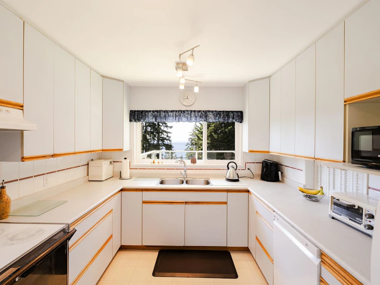 1238 Gower Point Road, Gibsons, BC, V0N 1V3 - 8