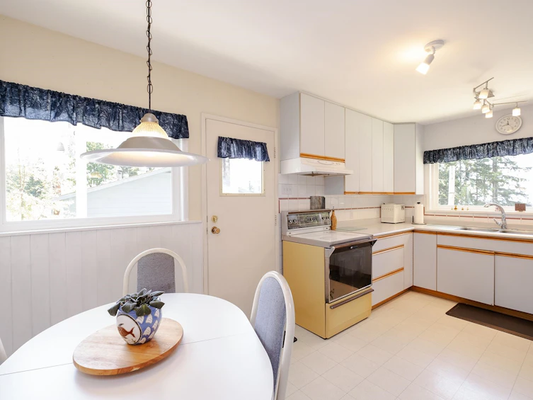 1238 Gower Point Road, Gibsons, BC, V0N 1V3 - 9