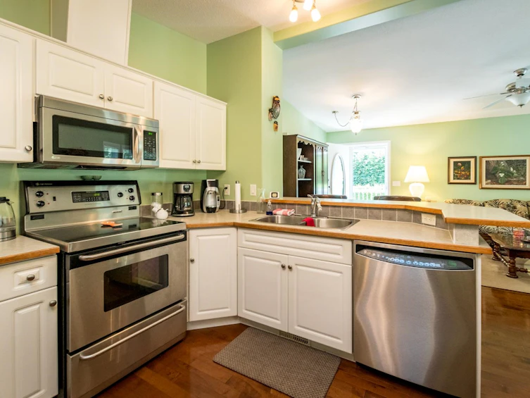 101-4510 Sunshine Coast Highway, Sechelt, BC, V7Z 0T5 - 9