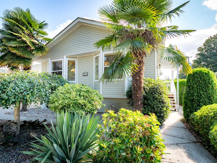 101-4510 Sunshine Coast Highway, Sechelt, BC, V7Z 0T5 - 2