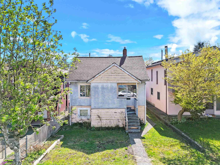 3318 William Street, Vancouver, BC, V5K 2Z3