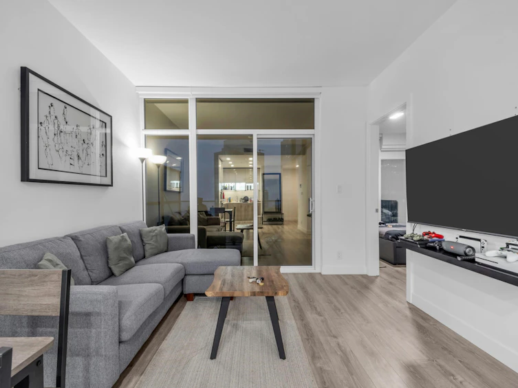 2001-6511 Sussex Avenue, Burnaby, BC, V5H 0K5 - 2