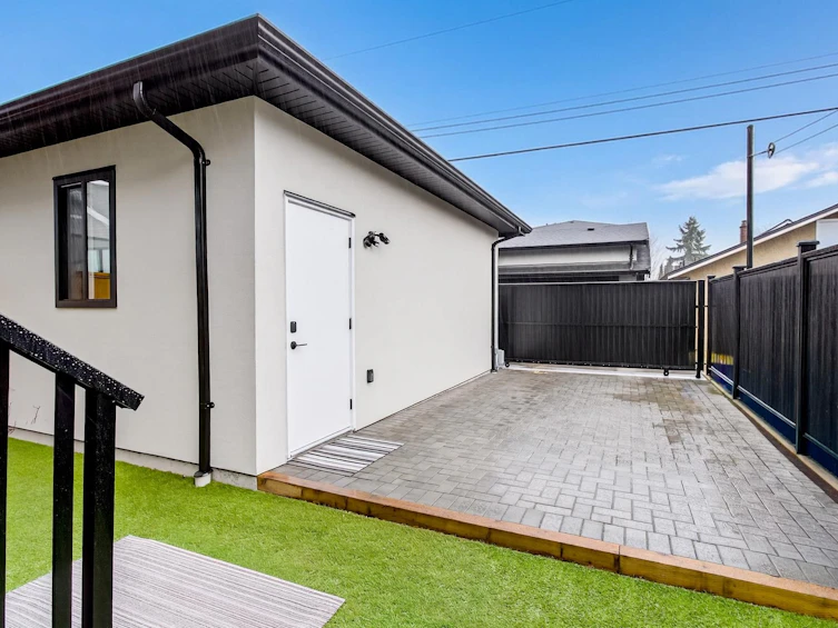 4066 Triumph Street, Burnaby, BC, V5C 1Z2 - 26