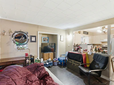 33219 7 Avenue - 4