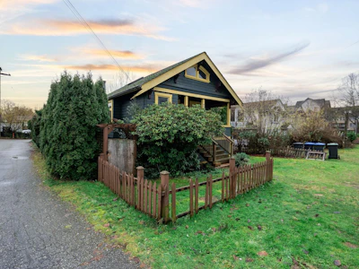 2336 Rindall Avenue - 2
