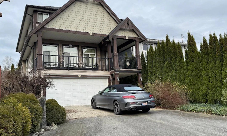 3373 Francis Crescent