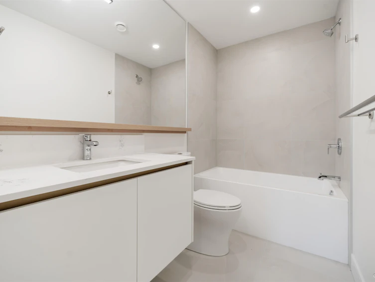 208-918 W 32nd Street, Vancouver, BC, V5Z 2K2 - 6