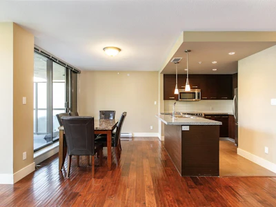 301-2959 Glen Drive - 5
