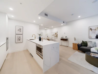110-918 W 32rd Avenue - 5